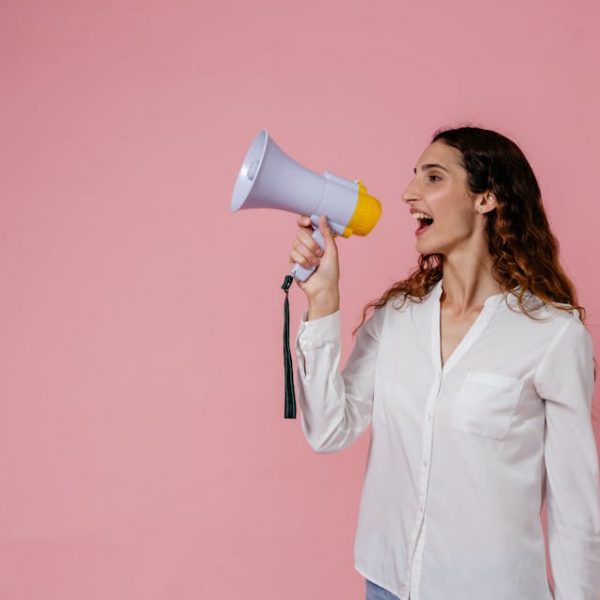 13 Must-Have Features in Internal Business Communication Tools